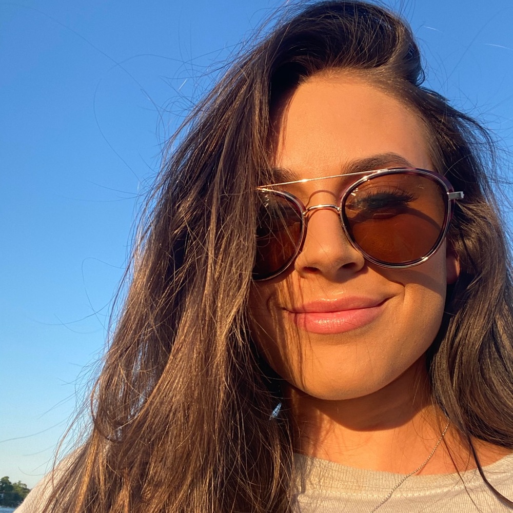 Meet your Posher, Samantha